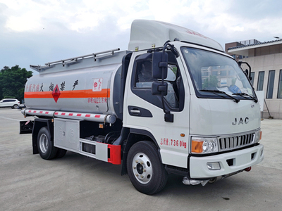 程力專汽運(yùn)油車 配置、圖片與參數(shù)詳解