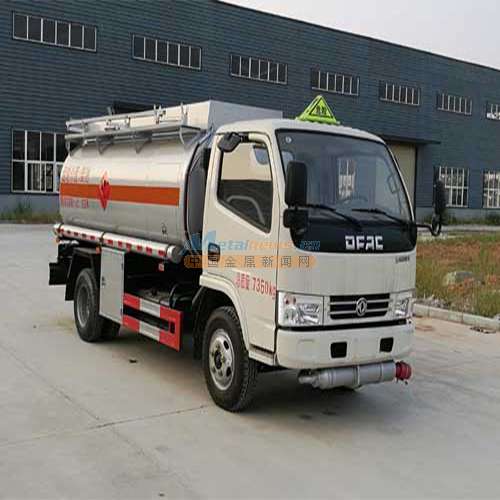 遼寧萬合力興汽車 供應(yīng)鐵嶺地區(qū)優(yōu)質(zhì)油罐車及加油車