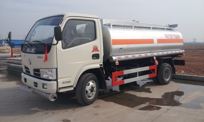 湖北龍晨特種汽車裝備銷售部 高效散裝粉物料運輸解決方案